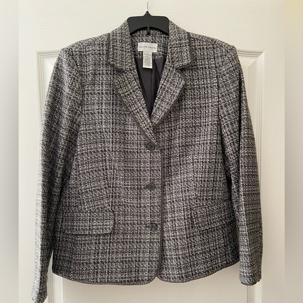 Gray plaid blazer, size 16